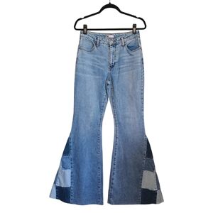 SO Patch Flare Bell Hem Light Medium Wash Denim Jeans 7/28W